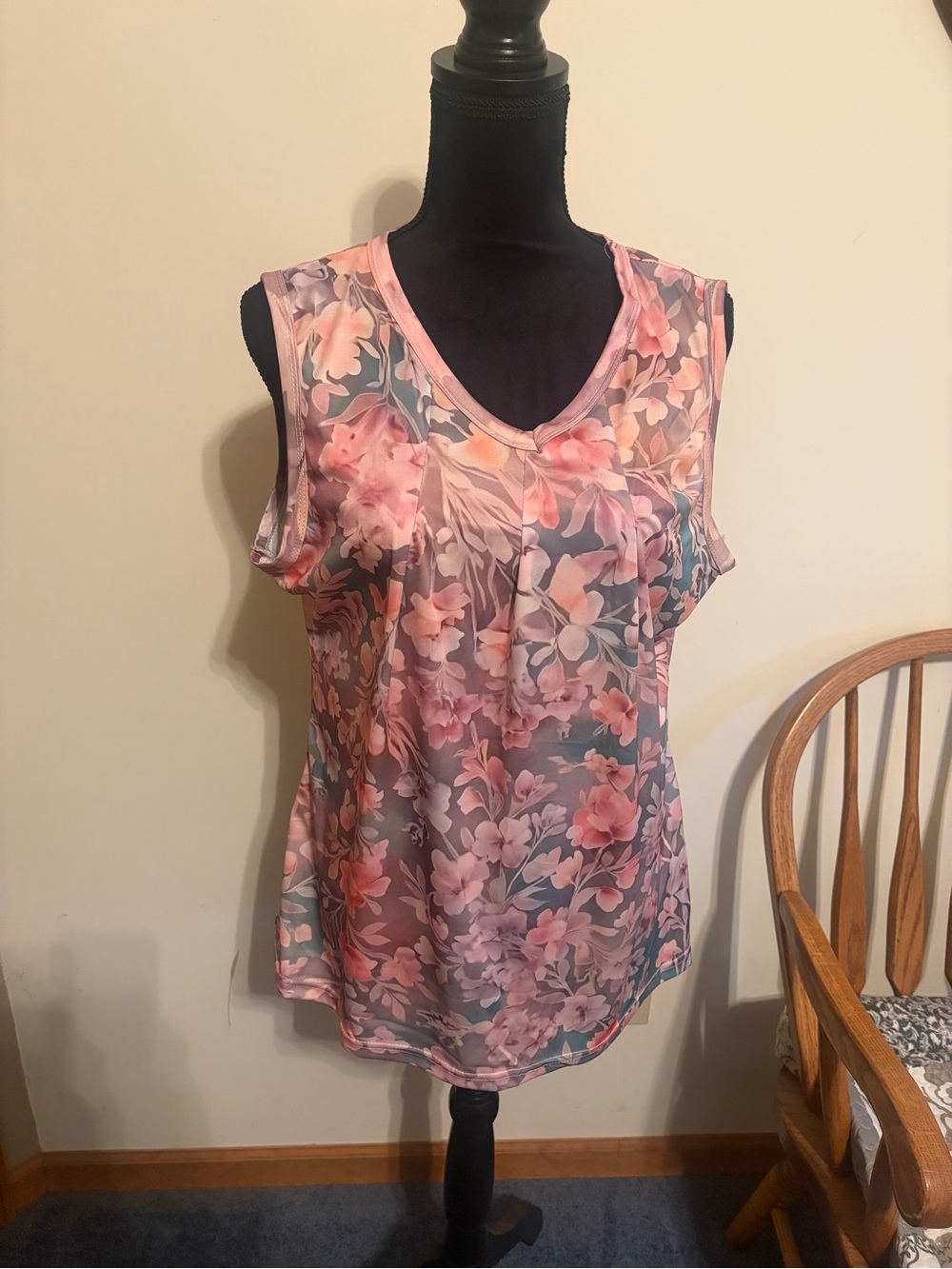 Floral Pink Sleeveless V-Neck Women's Top